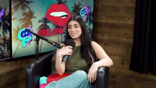 VIOLET MYERS AIME LES BITES MONSTRUEUSES