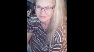 Hot Milf masturbuje před spaním!