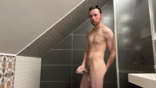 Super heiße Dusche nehmen und.
