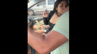 👀 mi vecina MILF acepto salir en mi automovil, tuvimos sexo duro casero 🥵! ¡Dame fuerzas, papi!