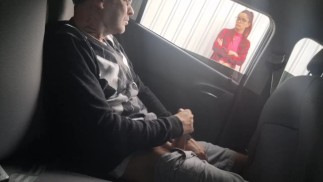 Punheta arriscada para estudante gostosa.