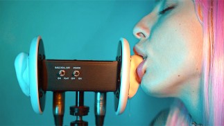 ASMR Close-up oor likken 3Dio door Elsa