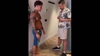 hétéro a été séduit - gay pour le salaire