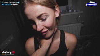 První rande tvrdě kurva a donutil ji stříkat