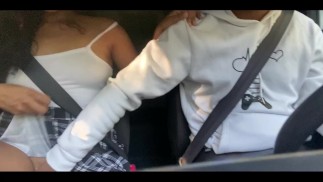 Hot pasažér nastoupí do Uberu bez kalhotek a podívejte se, co se stalo