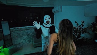 Terrifier fode Natalia Alvarado na noite de Halloween