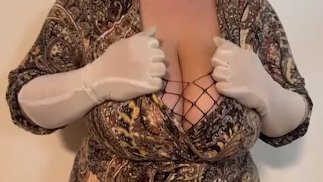 Mamma Italiana dalle Grandi Tette Fa Sesso Con L'amico Del Figlio in Cucina 💦🔥