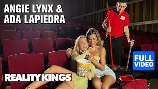 REALITY KINGS - Angie Lynx y Ada Lapiedra deja que Jordi se una a ellos para un trío salvaje en el teatro