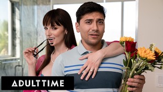 ADULT TIME - Lexi Luna bedrogen Into per ongeluk stiefzoon neuken na het verliezen van bril! VOLLEDIGE SCÈNE
