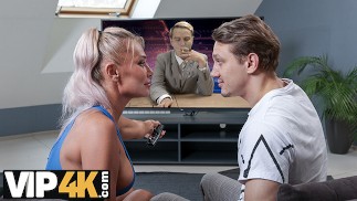 MATURE4K. Ruská MILF si myslela, že je to konec světa, a tak toužila po výstřiku