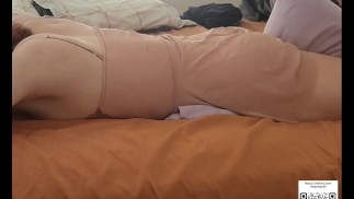 Acordei com tesão pra caramba! Vídeo completo em OF!