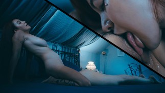 Busty menina asiática fica presa Hot sexo de invasão domiciliar lésbica deslizando dentro de sua buceta