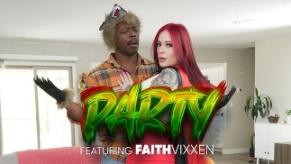 Wytatuowana Brunetka Faith Vixxen Mocno Uderzona Przez Will Tile