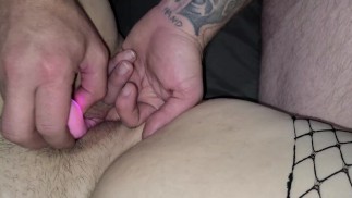 Novia gótica de tetas grandes chupa poprocks de mi polla