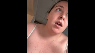 POV : essayer d’être sexy en faisant des tâches ménagères