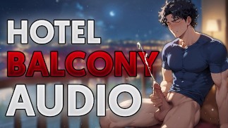 Klaarkomen op een OPENBAAR hotel BALKON [Audio]