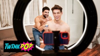 TWINKPOP - Hot 种马 Michael DelRay 舔 Nick LA 的混蛋然后在传教士中狠狠地操他