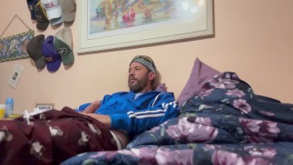 Liggend in bed spelen met mijn Bungling