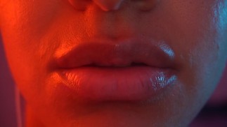 Asmr z bliska pocałunki