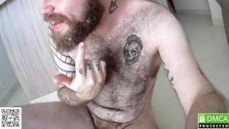 Hot Gesichtsbesamung! Der größte Cumshot, den du heute sehen wirst!! Bart, Haare und mehr.. OMG!