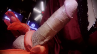 Sono appena Even di toccare il tuo cazzo duro palpitante con le mie unghie lunghe fetish in guanti
