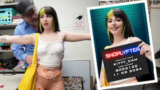 Shoplyfter - Cute zelenovlasý zloděj je chycen a zbit bezpečnostním důstojníkem