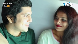 Vreemde milf ontevreden vrouw wordt geneukt in de trein door vlog Guy - deel 1.