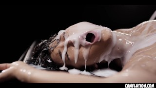 Emiri Momota Cumflation - Asijské kotě bere zatížení po zatížení cum uvnitř její kundičky a Belly plné