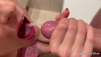 Beauty mladá blondýnka cum v ústech kompilace CIM cum polykání wetcherryblonde