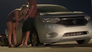Paroháč v Gloryhole a chycen na veřejnosti