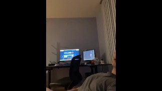 seu lindo namorado asiático sente sua falta e envia um vídeo cumming