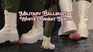 Militair meisje ballbust je in witte vuile gevechtslaarzen - lulballen Crush vertrappen, schoenjob, CBT