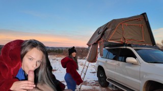 Big Booty Stranger me laisse la baiser au camping de Noël