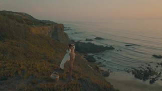 Atmosferische Naked Sunset meditatie Ocean kliffen