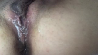 Orgasmo con sfregamento del clitoride finché non mando baci con la mia figa