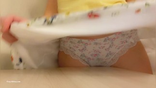 Ой! Hot трется под юбкой! Оргазм без рук и мокрых трусиков