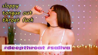 Schlampiger Halsfick mit klarem Doppelkopfdildo und Spucke auf meine großen Brüste