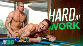 Empreiteiros gostosos da AF Hunks dão uma pausa para um bom bareback