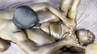 Szczęśliwe zakończenie między gwiazdą porno a masażystą usług domowych.