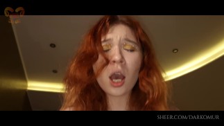 Baiser avec ma belle-soeur rousse dans le lit des parents