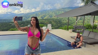 Pornstar colombiana Salome Gil me entrevistam e acabamos transando sob a chuva e arco-íris