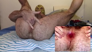 Continuez à entraîner mon anus, en attendant une vraie saucisse à l’intérieur