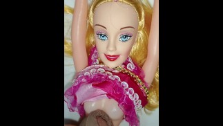 Mi vecina doll, me visita y me hace una paja rusa con sus ricas tetas y la follo duro, pene grande