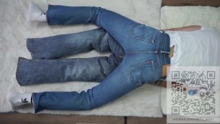 Трахаюсь в джинсах с пилоу и кончаю в Levi's со стонами