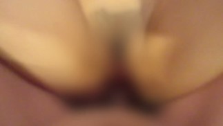 【カップル　はめ撮り】激しく突きまくる、フェラでビンビンにして最後は中出し！