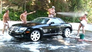 LAVAGGIO AUTO NAKED presso Spa Studs Resort