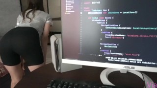 SON CUL ÉTAIT PLUS INTÉRESSANT... - Via Hub