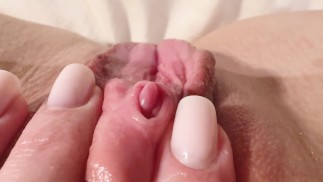 POV, schleimige rosa Muschi, Nahaufnahme, Masturbation bis zum Orgasmus, Kontraktionen