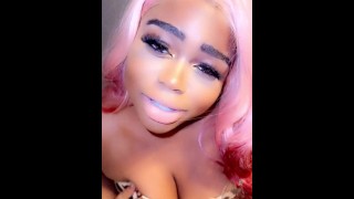GRATIS PREVIEW - GRATIS VIDEO ZODRA JE JE ABONNEERT! Onlyfans Ebony meid geeft gekke pijpbeurt!!