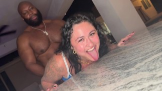 Patio trasero BBC Cuck limpieza después del juego de los Leones